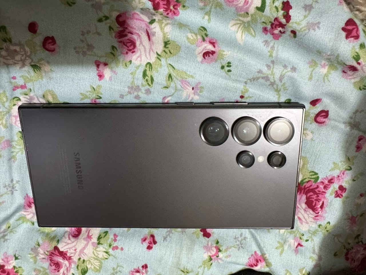 سلام عليكم من رخصت الادمن عندي الترا ٢٤ sذاكرة واحد تيرا الله شاهد جهاز نضيف بل تصوير مو حلو الجهاز من تجي تگلبه وشوف رايده بمليون و ١٠٠ قفل 

 واتساب او الاتصال ***********
