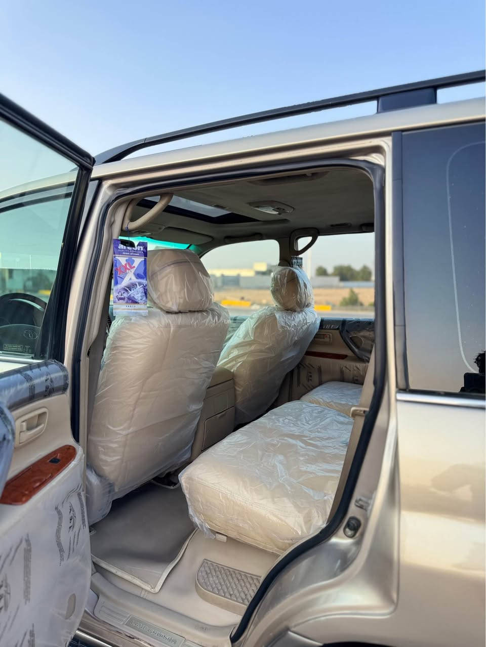 السلام عليكم لاندكروز مونيكه 2007 فول مواصفات 6 سلندر بيها بكانات صبغ  اثر جراد كفاله عامه من الضربه رقم بصره مميز سنويه جديده تحويل مباشر سياره جاهزه للخير السعر 175 بيها مجال للتصال *********** البصرة, العراق
