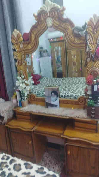 السلام عليكم غرفه تسكام للبيع خشب درجه اولى عراقي 5 قطع السعر 750 وبيه مجال مكان النجف الكوفه شارع المعمل   للاستفسار ***********
