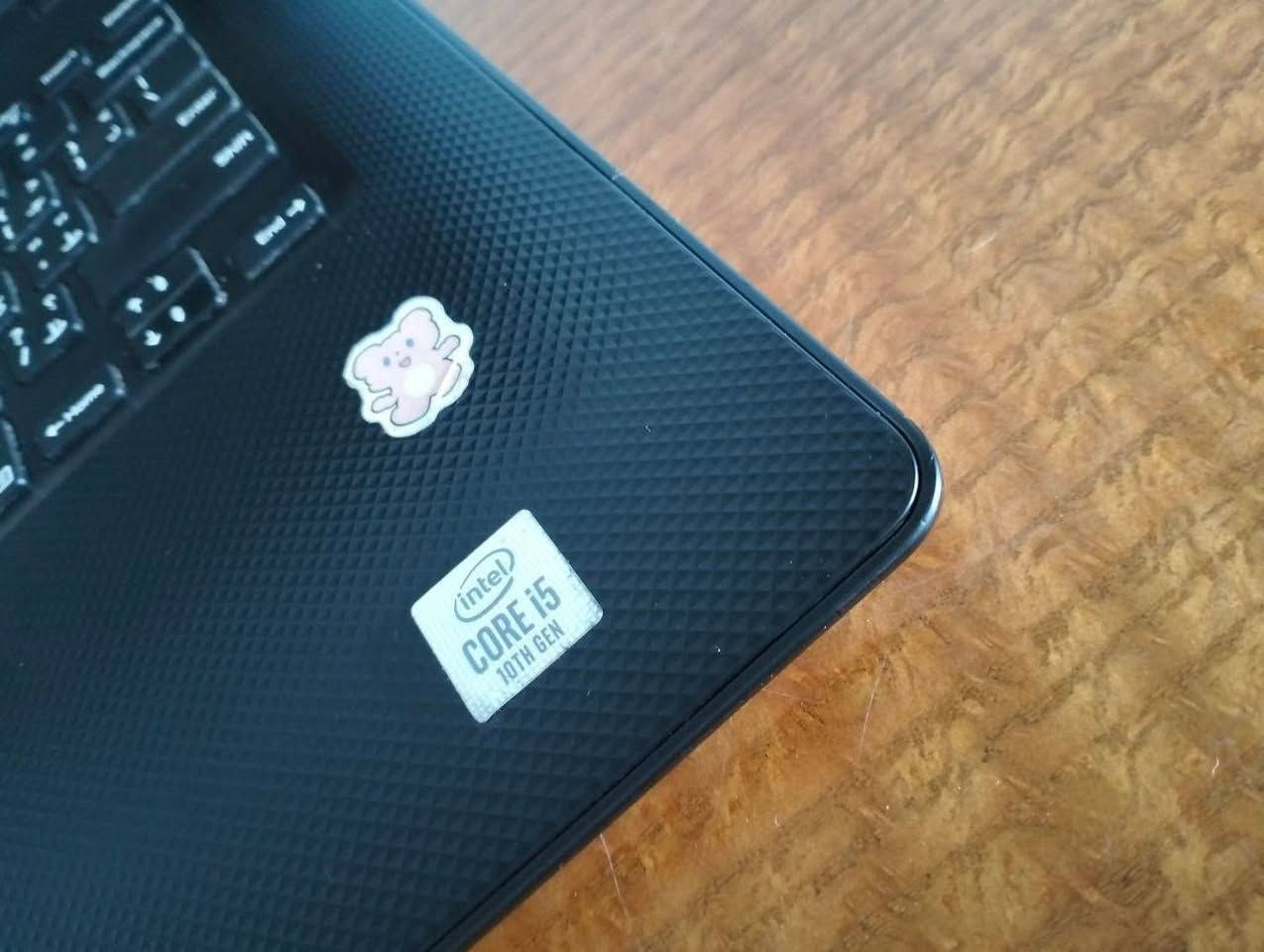 💼 Dell Vostro 3491
لابتوب عملي من فئة الأعمال، مناسب للشغل المكتبي والدراسة والاستخدام اليومي مع أداء مستقر وكارت شاشة منفصل.

━━━━━━━━━━━━━━━━━━━━━━

🔵 المعالج
Intel Core i5-1035G1
جيل عاشر

✅ 4 أنوية / 8 Threads
✅ أداء جيد للاستخدام اليومي وتعدد المهام

🔵 الذاكرة (RAM)
8GB DDR4

✅ مناسبة للشغل والدراسة
✅ قابلة للترقية

🔵 التخزين
256GB SSD

🚀 سرعة عالية في تشغيل الويندوز والبرامج
📁 مكان إضافي لتركيب HDD

🔵 الشاشة
14 بوصة Full HD
دقة 1920×1080

✅ صورة واضحة ومريحة للعين
✅ مناسبة للعمل والتنقل

🔵 كروت الشاشة
Intel UHD Graphics
+
NVIDIA GeForce MX230 2GB GDDR5

🎨 مناسب للتصميم الخفيف
💻 أداء أفضل من الكروت المدمجة
🌐 تشغيل برامج الجرافيك البسيطة بسلاسة

🔵 البطارية
بطارية جديدة
🔋 Health 100%

🔵 الشاحن
⚡ الشاحن الأصلي

🔵 النظام
Windows أصلي
✅ يتفعل تلقائياً بمجرد الاتصال بالإنترنت

━━━━━━━━━━━━━━━━━━━━━━

💼 مناسب للدراسة والشغل المكتبي
👨‍💻 البرمجة الخفيفة
🎨 التصميم الخفيف
🌐 التصفح والاجتماعات
🎬 الاستخدام اليومي

━━━━━━━━━━━━━━━━━━━━━━

🛡️ ضمان شهر كامل
🔄 15 يوم استبدال
🚚 متاح الشحن لجميع المحافظات

🔥 جهاز عملي من Dell يجمع بين كارت MX230 وبطارية جديدة 100% وسعر مناسب 🔥


**إذا كنت صاحب هذا الإعلان وتريد حذفه لأي سبب، رجاءا أرسل رسالة إلى الدعم الفني**