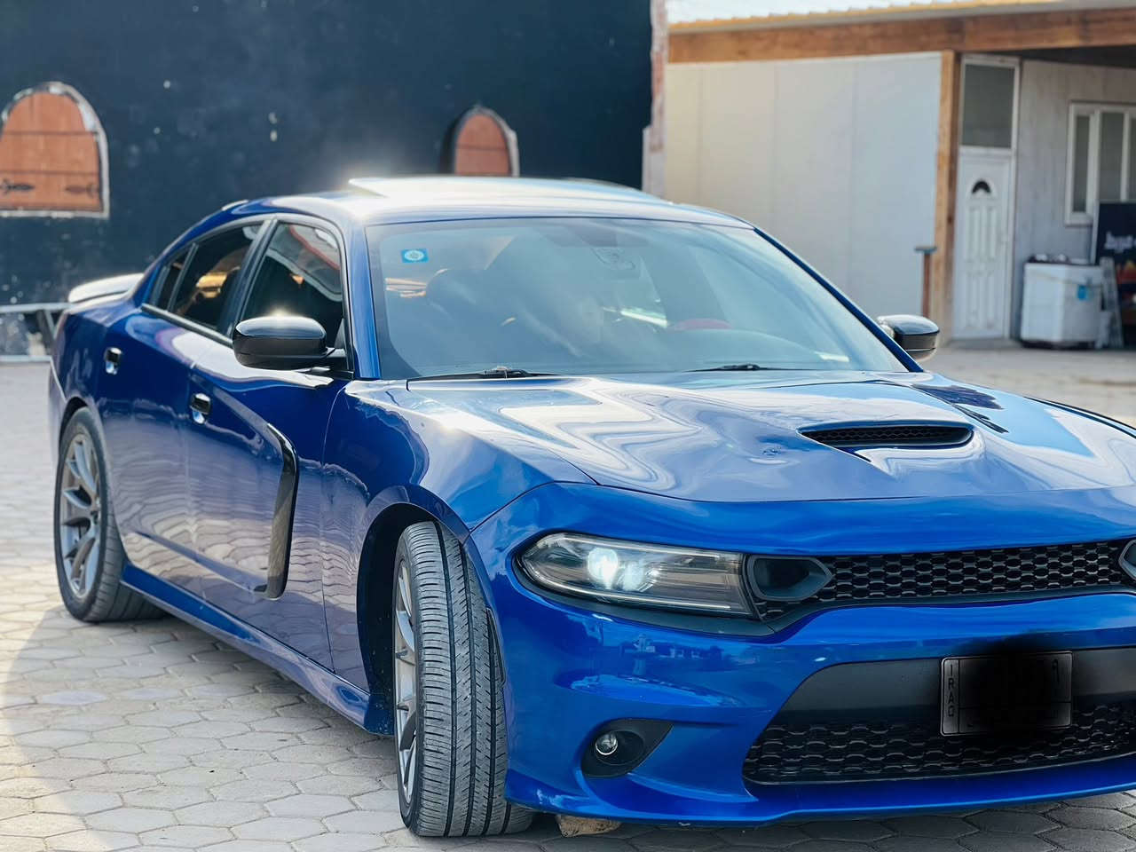 السلام عليكم جارجر 2019
‏SRT /6400 سكات باك 
فول واحد عل واحد
فتحه سقف
شاشه كبيره
رادارات
لون موميز 
كزوز صوت قنبله
مكان سياره بغداد 
جسر ديالى تقاطع نهروان 
___________________________
الاستفسار ***********
