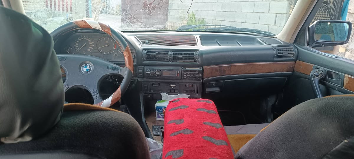 موديل 91 رقم بغداد  محرك 6 سلندر  محرك مفتوح لل بيع او مراوس   سعر 45  مكان السياره  الرمادي جويبه ***********

