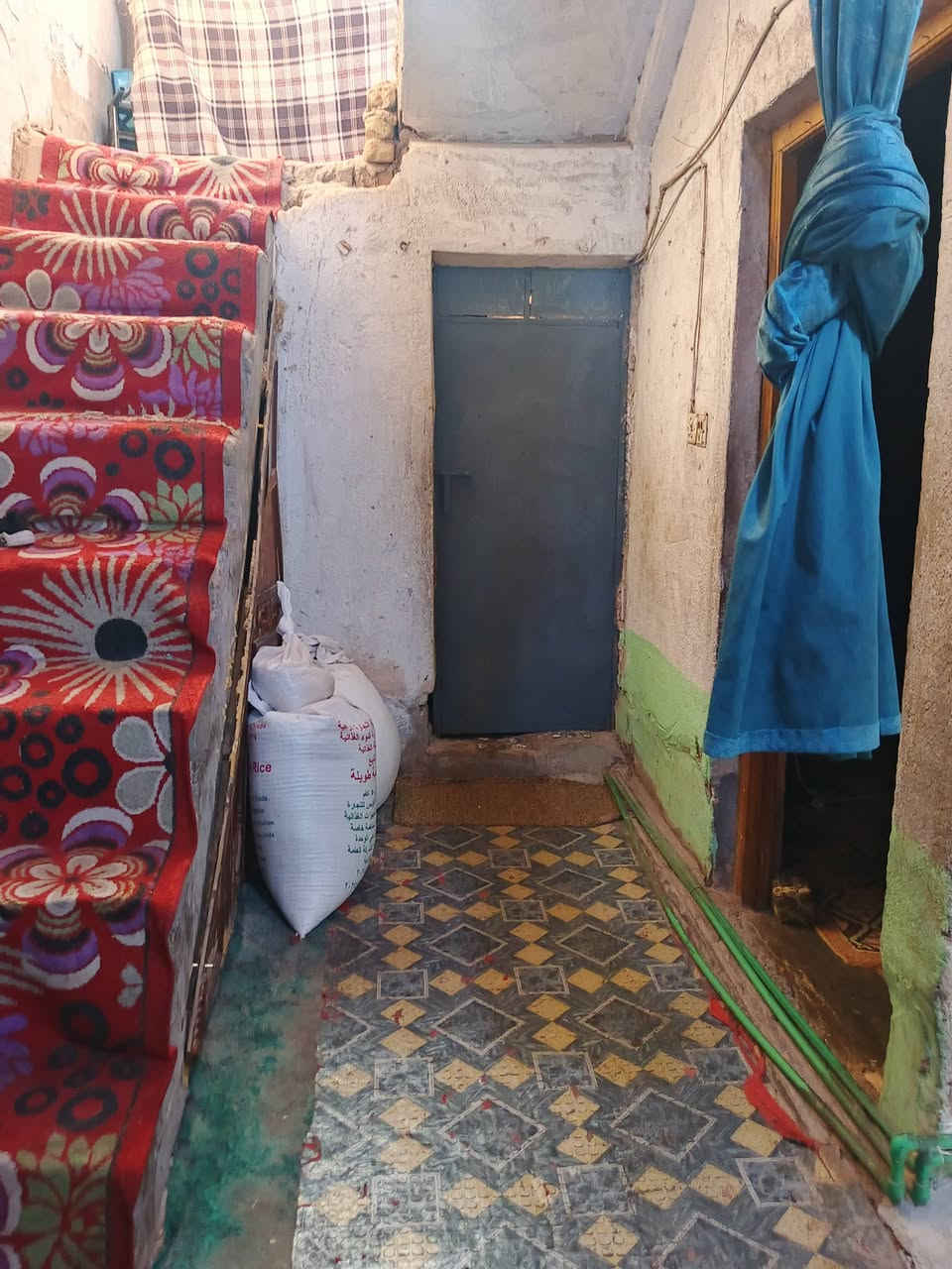 للبيع بيت طابو صرف المساحه 140يتكون من ثلاثة غرف النوم وصاله استقبال ومطبخ وتخاريج الاتصال على هذا الرقم ***********@@@@@@ حي ميسان شارع العسكري @
