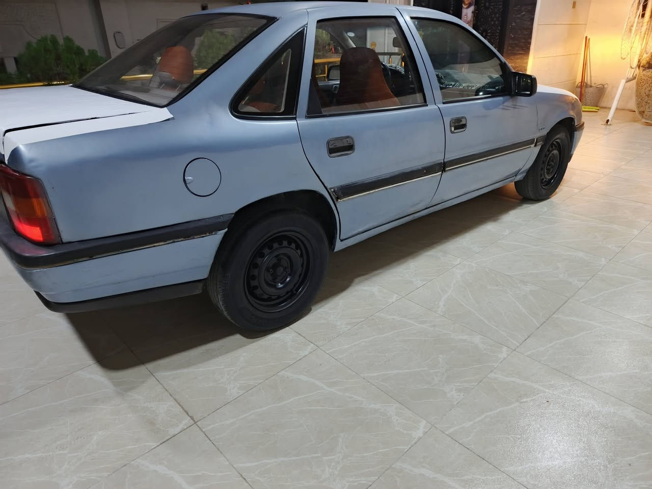 اوبل فيكترا للبيع موديل 1991 رقم سليمانيه كير اوتوماتيك محرك 18 بدون ضرر سياره جديده برغي نقص ما بيه هزه جديده تخم تايرات جديد صدر امامي خلفي جديد سعر 39 ورقه هذا رقمي*********** كير ومحرك بالشرط مكان سيارة كركوك

