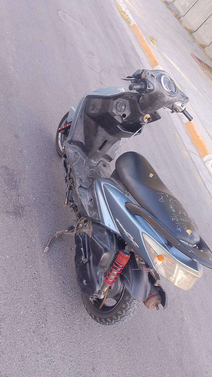 سلام عليكم 
 دراجه للبيع سكنس فحل دراجه مكينه بلادي دراجه مفتوحه ولفات علئ ايدي دراجه لأ تبخير ولا نظوح الكهربايات كله شغاله سعر علئ خاص او مراوس حسب القناعه وهذا راقمي ***********
