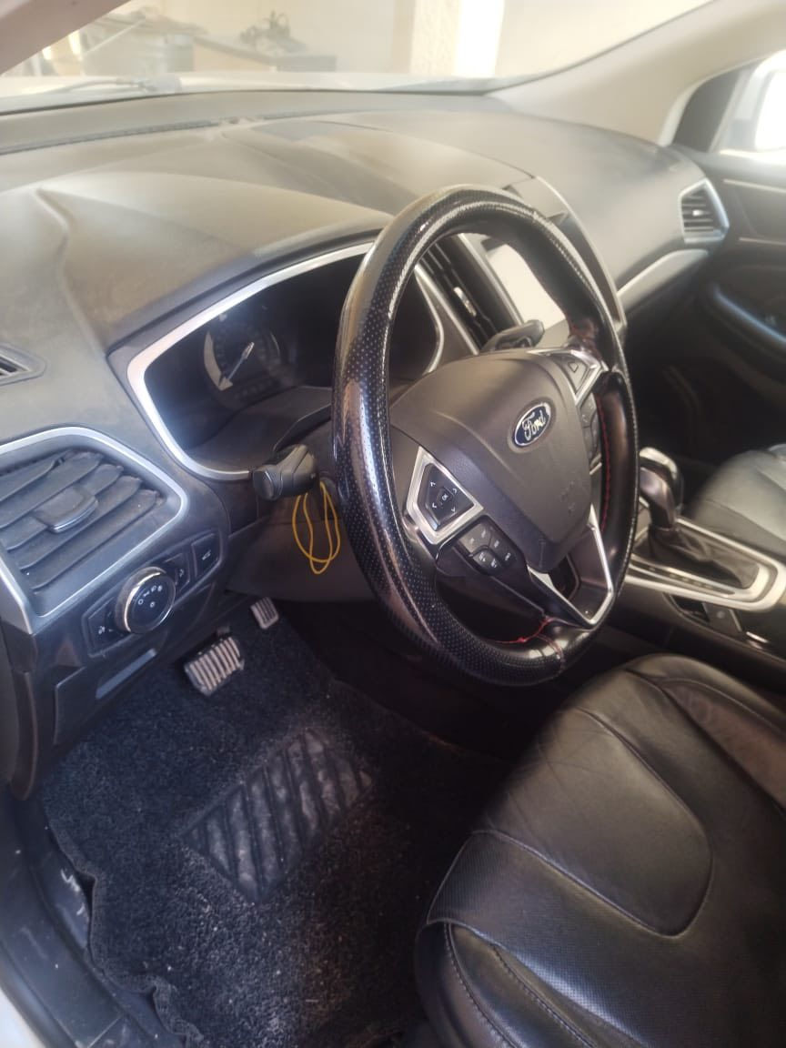 السلام عليكم سياره فورد ايدج للبيع  موديل 2017 فول مواصفات حادثها بسيط
بدون ارباك وبدون دواخل السعر 180$ قابل للتفاوض الاتصال ***********
