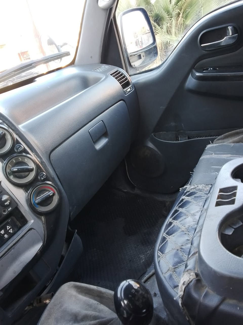 السلام عليكم
للبيع كيا براد 
مكفولة بدون صبغ 
موديل 2010
رقم أربيل 
باسمنه سيارة 
السعر 120 بيها مجال
***********
