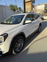 جمسي تيران 2023 فول SLT سياره جديده جدا غير مرقم بعدها حره اي نقص مابي...