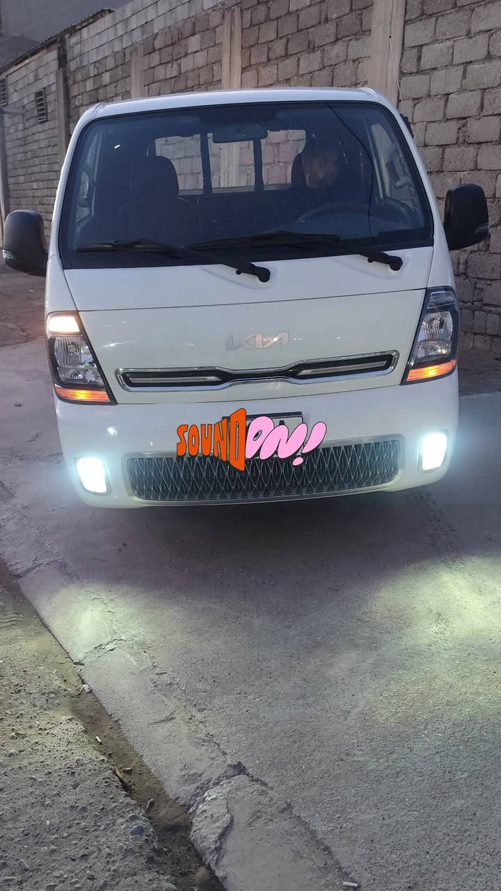 سلام عليكم كية حمل 2700 موديل 2023 رقم صلاحدين انكليزي شرط تحويل شرط محرك وشاصي وصبغ سيارة جديد ماشي 90 فقط عنوان موصل جانب الايسر سعرها 157 رقم الهاتف *********** //***********
