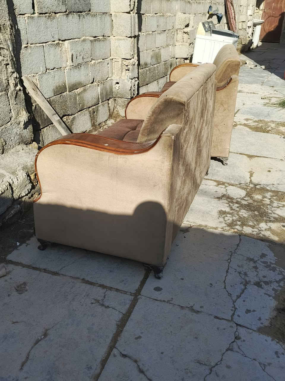 تخم مابي اي ضرر 50قفل غير متواجد عالفيس تصل عالرقم ***********البزل الاول
