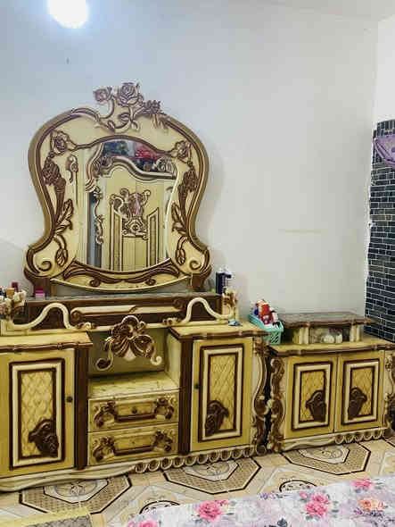 غرفه للبيع جديده كلش سعره  مليون ونص 
ثلاجات ٢ سعرهن ٢٠٠ الف 
للاستفسار ***********
