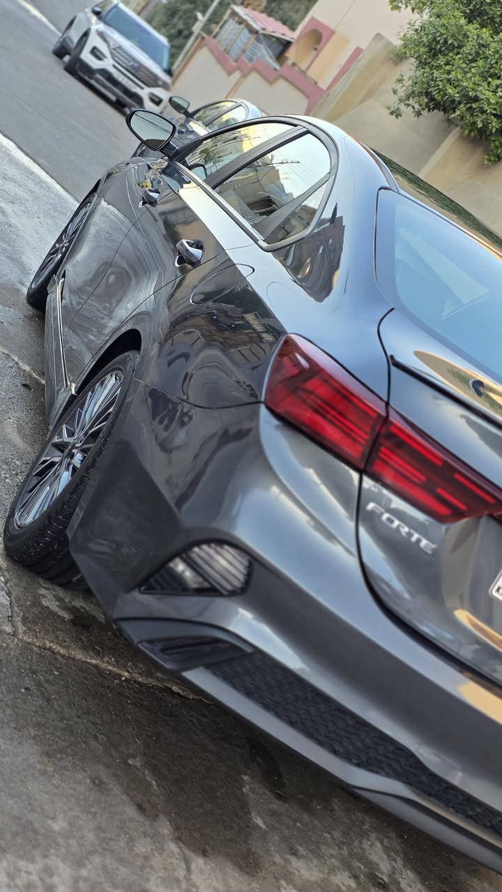 فورتي  جي تي لاين 2023
ماشيه 21 مايل 

الموصفات  1/1

1_بصمة  ابواب وترحيب عند القتراب/ تشغيل/ وتشغيل عن بعد

2_ كشنات كهرب جلد حار🔥 /بارد❄️/ تبريد منفصل /قطعتين  تريد

3_سقف كنتارة /سلايت /شاشه كبيره/  

4_رادرات  امامي/جانبي تنبيه وتوقف /مانع اصطدام 

5_صدوق ذكي  /هاند بريك بصمه / محرك 2000 دوش

بيها سونار  السعرر  180 

  ***********.  مكان الموصل   بسمي تحويل مباشر
