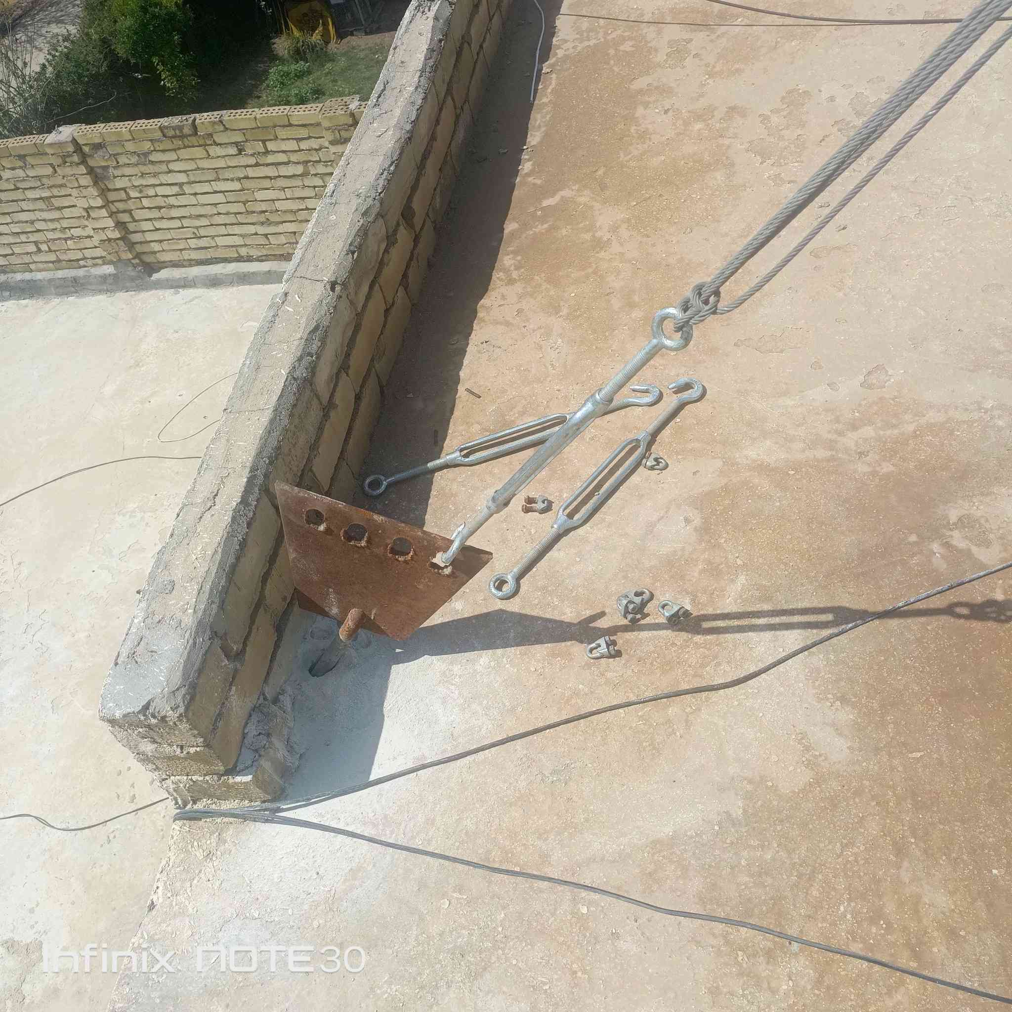 سلام عليكم 
تم نصب برج 18متر في يسفية 
يوجد كادر فتح ونقل وشد وصيانه ابراج 
***********
‏‪***********‬‏
يوجد واتساب
