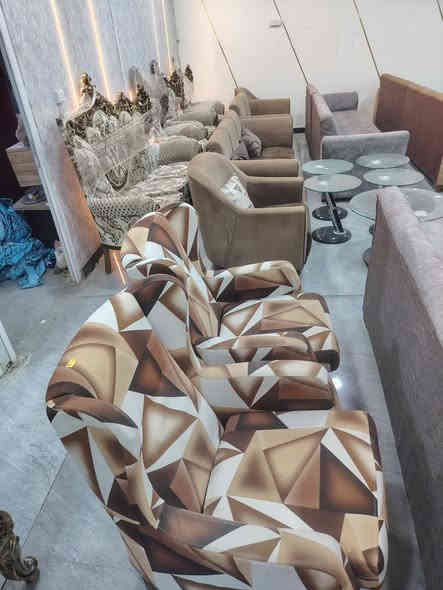 سلام عليكم غراض باله نضيفه وسعار مناسبه عنوان محاويل بحي العسكري قرب مولده ***********
