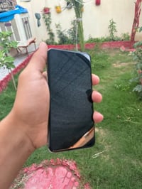 آيفون XS ماكس • ٢٥٦ • فيس ايدي متوقف