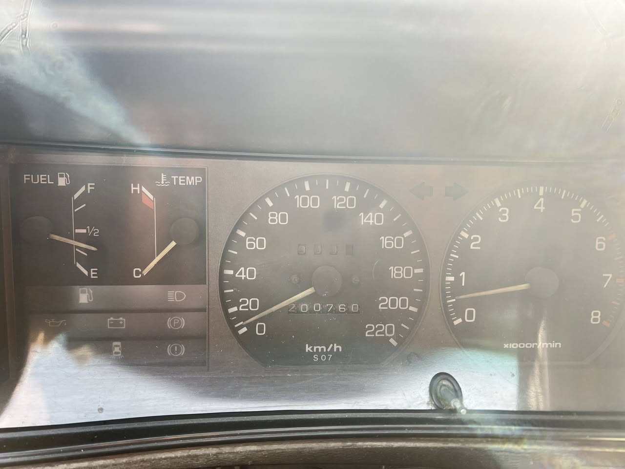 سلام عليكم جمعه مباركه على الجميع 
سوبر كراون للبيع موديل 82 
سياره نضيفه كير ومكينه خير من الله 
محرك ونجي صدر امامي خلفي نضيف 
رقم بغداد إنكليزي 
سنويه الحد نهايه 2030 
مكان السياره بغداد 
السعر 40وبيها محال 
***********
