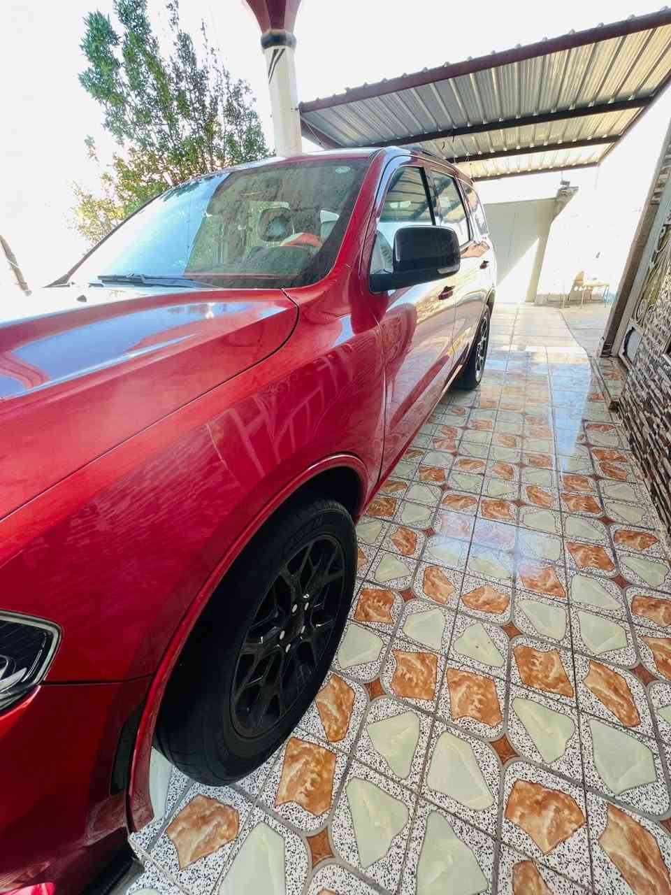 السلام وعليكم 
من رخصت الادمن المحترم 
للبيع دورنكو احمر طماطي موديل ٢٠١٧ وارد امريكي حادثهة بابين صفحة السايق وبيهة صبغ قطعتين  السيارة فول مواصفات جي تي محدثة ٢٠٢١ ويل ٢٠ فتحة شاشة جبيرا مري قلاب كشنات كهربائي جلد تدفئة تبريد السيارة حلوى وناصبة احلى من الصور المكان البصرة اي ستفسار تصال على ***********
