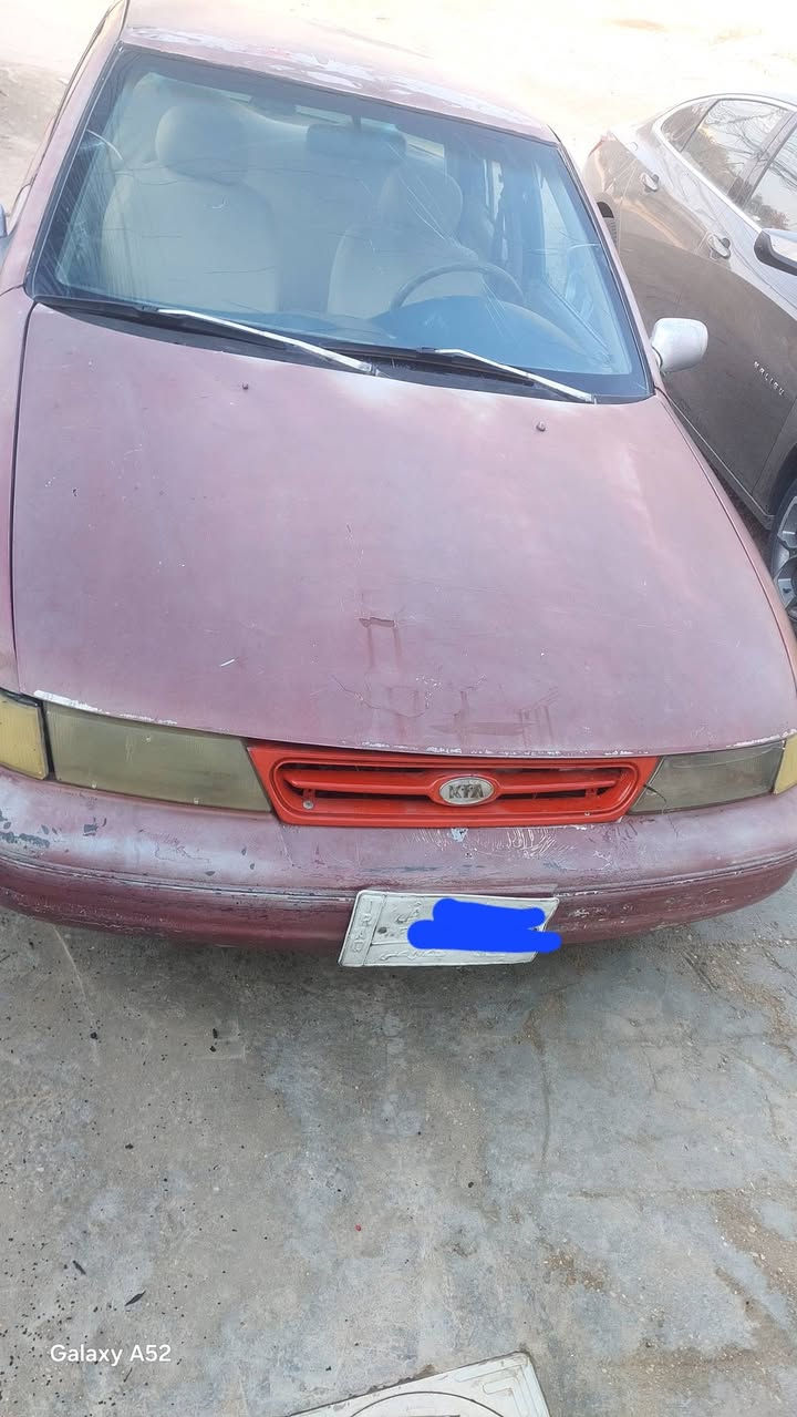 السلام عليكم للبيع كيا سيفيا موديل ٩٣ حائز ثالث بدون تحويل الكير الثاني يفلت حداديه حلوه مكينه كلش نضيفه السعر ١٢ وبيها مجال للتواصل ***********موجوده بكربلاء والكشر شوف العين وسياره مناسبه
