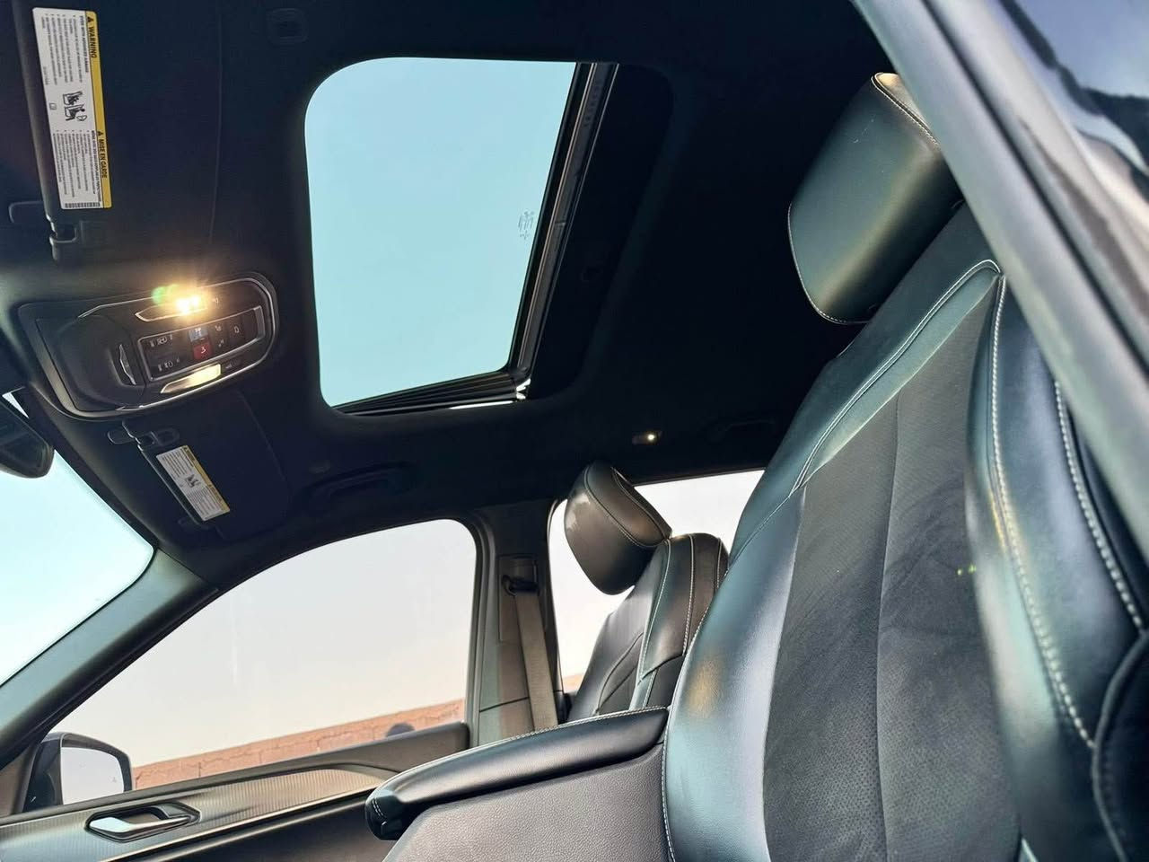 جيب جراند شيروكي L لاريـدو موديل 2023 🔥

✅ فئة Laredo
✅ سيارة عائلية فخمة بـ 7 مقاعد

• محرك 3.6L V6 Pentastar قوي واقتصادي
• كير أوتوماتيك 8 سرعات
• دفع رباعي (4×4)
• تشغيل بصمة + ريموت ستارت
• شاشة وسطية كبيرة
• Apple CarPlay + Android Auto
• كاميرا خلفية
• حساسات أمامية وخلفية
• تحكم بالسكان + مثبت سرعة
• دخول ذكي بدون مفتاح
• مكيف أوتوماتيك أمامي وخلفي (ثلاث مناطق)
• إنارة LED أمامية وخلفية
• ويل وكالة
• باب خلفي كهربائي
• أنظمة أمان متطورة (Lane Assist – Emergency Braking – Blind Spot)
• داخلية واسعة ومريحة مع صف ثالث
• مناسبة للاستخدام اليومي والسفر الطويل

🛠️ الملاحظات:
• الحادث موضح بالصور
• صبغ جاملغ أمامي فقط

💰 السعر: 30,000$
📍مرقم بصرة

📌 رقم الشاصي:
1C4RJKAG9P8841080

للاستفسار :-

*********** البصرة, العراق
