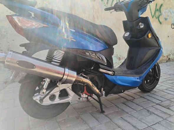 ياألله السلام عليكم سايم نحله ياباني محرك 150 دبلين مال رنبه يعني جديد الوك كله شغل مابي ينقص يجي بدون أوراق السعر ١١٥٠ وبي مجال قليل رقمي ***********
