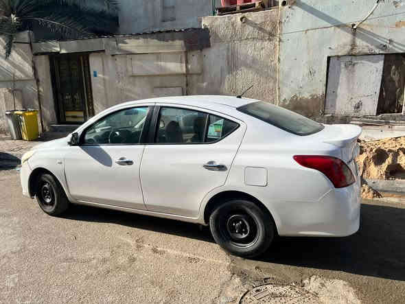 السلام عليكم 
نيسان سني 
موديل 2020
بليته زركه هندي 
بيها بس جاملغ مبدل
وبارد قليل 
والباقي كفاله 
السعر 103 وبيها مجال قليل 
سنوية مامنتهية 
للاستفسار على هذا الرقم ***********
