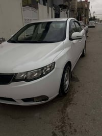 سيارة سيراتو مديل ٢٠١١ السيارة مصبوغة حزام السيارة نصبة حلوة ومرتبة تخ...