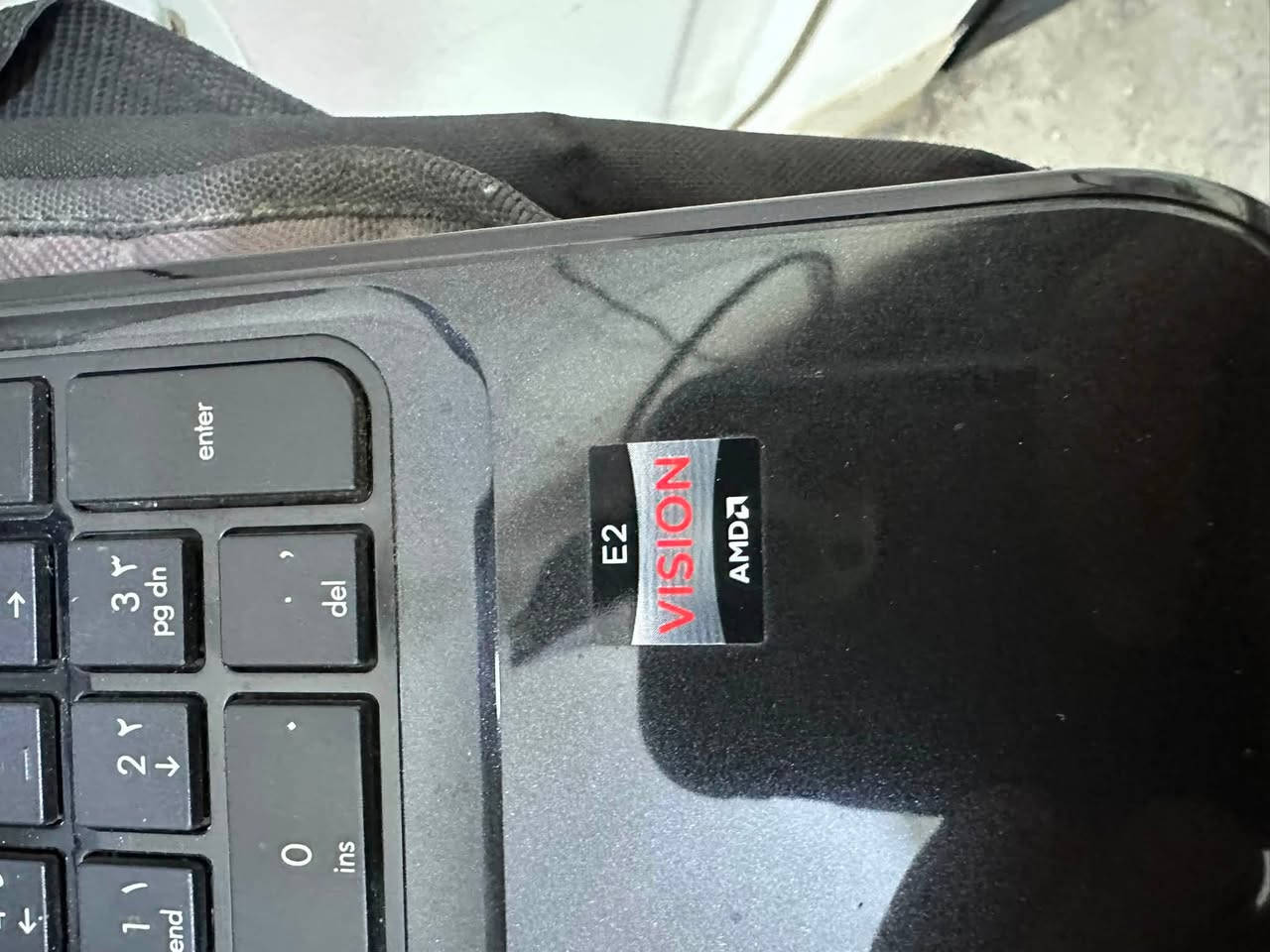 سلام عليكم
لابتوبhp
شغال ونظيف بس رادله بطاريه وفرمته لان متروك

جنطه وشاحنه اصليه
مكاني زعفرانيه
***********
السعر 350
بي مجال بسيط
