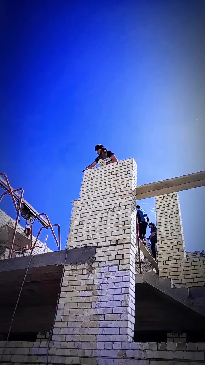 خلفه بناء اشتغل ع دبل وقطعي شغل كدامك *********** بي واتساب وعندي أكثر من ٥ خلفات
