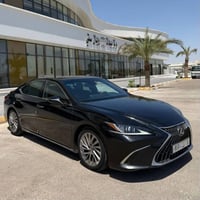 لكزس ES350 • ٢٠٢٣ • ماشية ٩٨٠٠٠ كم