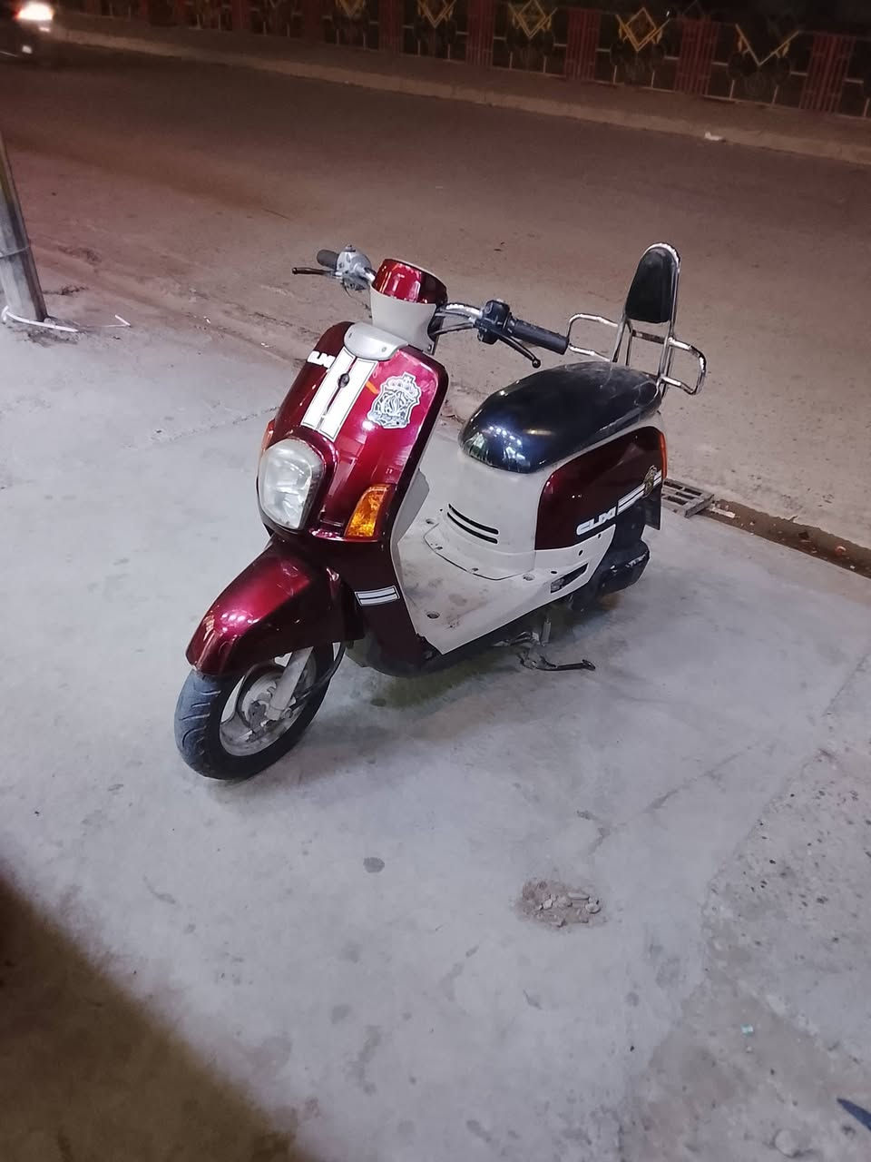 دراجه ماكس بوليسي موديل 2008 
كفاله عامه كل نقص ما بيها بلادي كفرات  
مكينه كفاله كهربائيات كلها شغاله سلف هندر
اي نقص مابيها 550وبيها مجال 
***********
