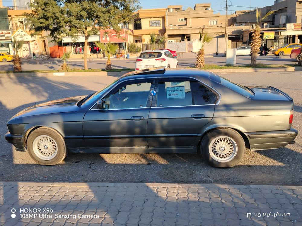 السلام عليكم...بي ام حجم 525 محرك كبس  موديل 1989 تدفئه وتبريد جام كهرباء قفل مركزي كير ومحرك بشرط مشروع وطني رقم كركوك اليف شرط الوكاله والتحويل عندي بيها وكاله عامه مطلقه من الشرعي السعر 45.وبيها شويه مجال للاستفسار اكثر اتصل على رقم ***********، كركوك, العراق
