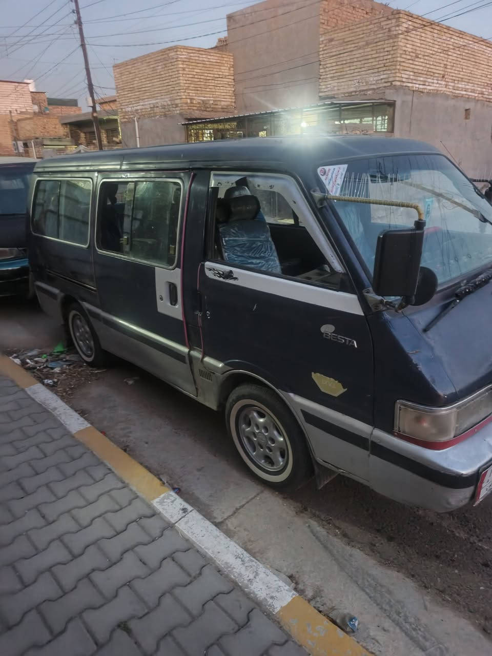 السلام عليكم كيا بستا للبيع موديل 1994 كير مكينه اكسل شواصي مكفول السياره دكه جاكوج مابيها بلاديه 
اخوان الشراي يتصل ***********
