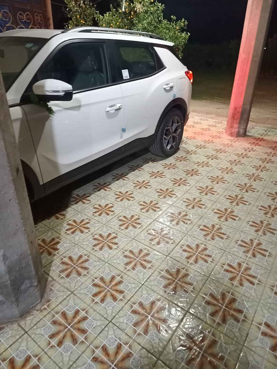 كوراندو موديل 24 فول مواصفات واحد عليه واحد سياره باسمي تحويل ثاني يوم ***********
