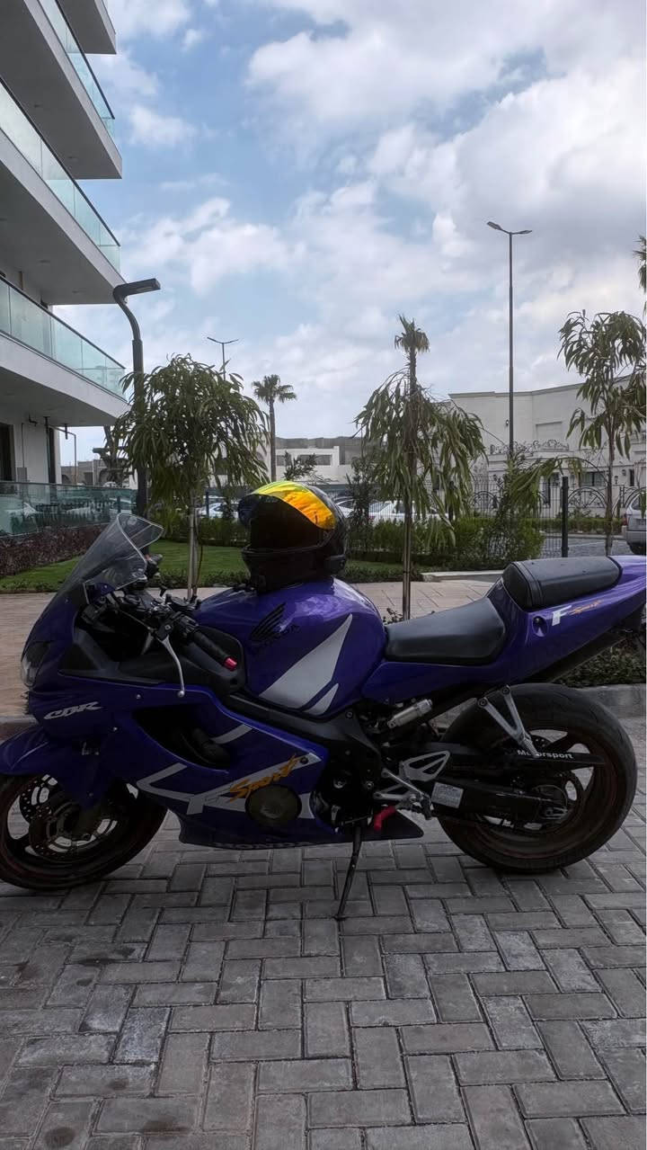 سلام وعليكم دراجة Honda F4i 2004
مرقمة ورقم انكليزي وفحص هزه جاهز بارحه سويته

دراجة نظيفه كلش مابيها اي نقص من كل النواحي
ممشى 55
لون مميز كلش بالشمس لونين يصير

عليها مرايات H2R الاجنحه

مكاني بغداد العامرية مجمع الود

السعر 42 وبي مجال

الي مايعرف شنو يعني هيج نظافه بالعراق والي يكسر بالسعر لايراسلني❤️ بغداد, العراق


**إذا كنت صاحب هذا الإعلان وتريد حذفه لأي سبب، رجاءا أرسل رسالة إلى الدعم الفني**