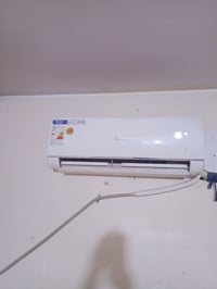 عندي سبلت واحد طن للبيع مكان سويب رقم الهاتف 07766328878سعر 250وبي مجا...