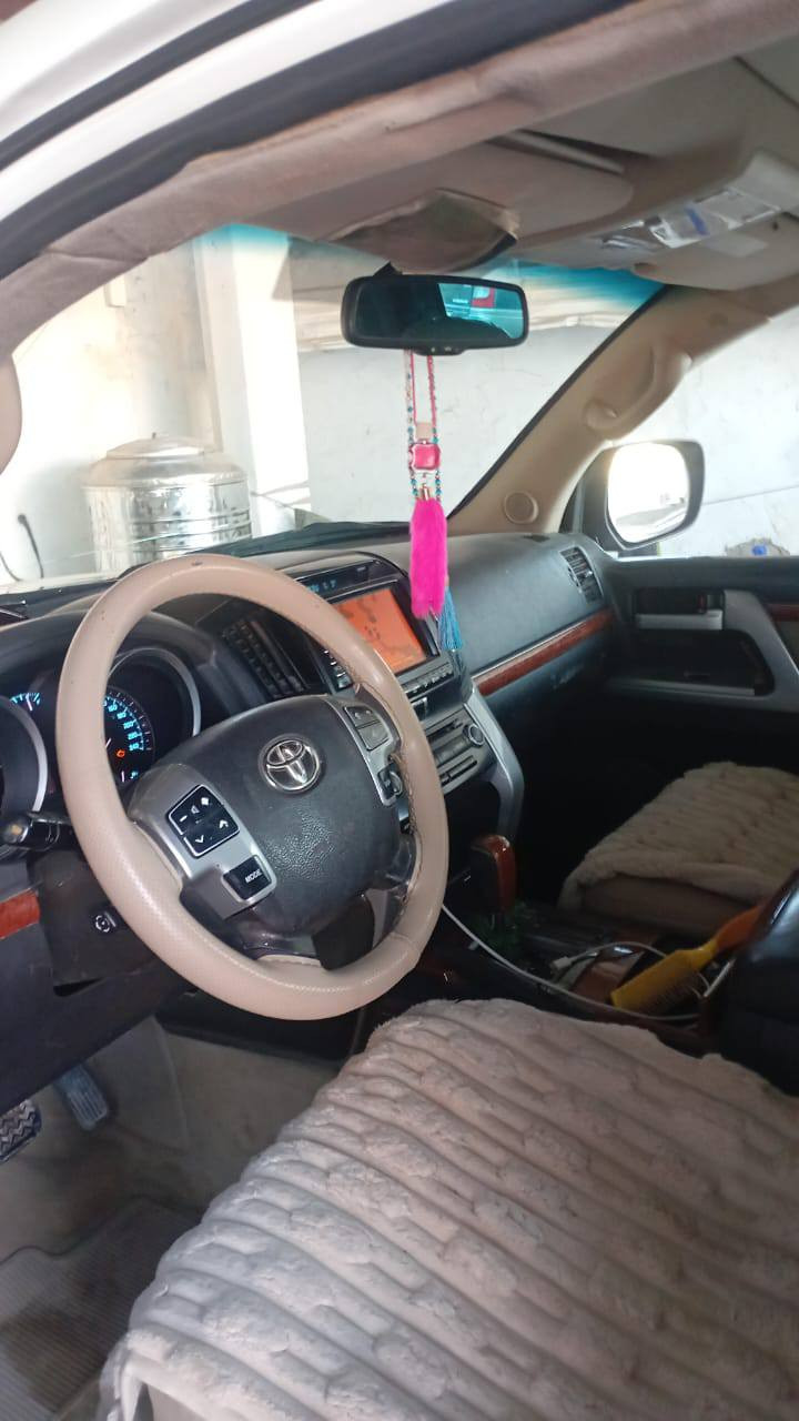 سلام عليكم لاندكروز VXRموديل2010 محدث 2014 جاملغات محدثه السياره V8  رقم مميز اربع ارقام متكرر الارقام  السونار مرفق في  الصور قبل لاتحابرني شوف التفاصيل واتصل واني في الخدمه السعر 270 وبيها مجال حق الجيه  لاستفسار*********** العنوان البصره الزبير
