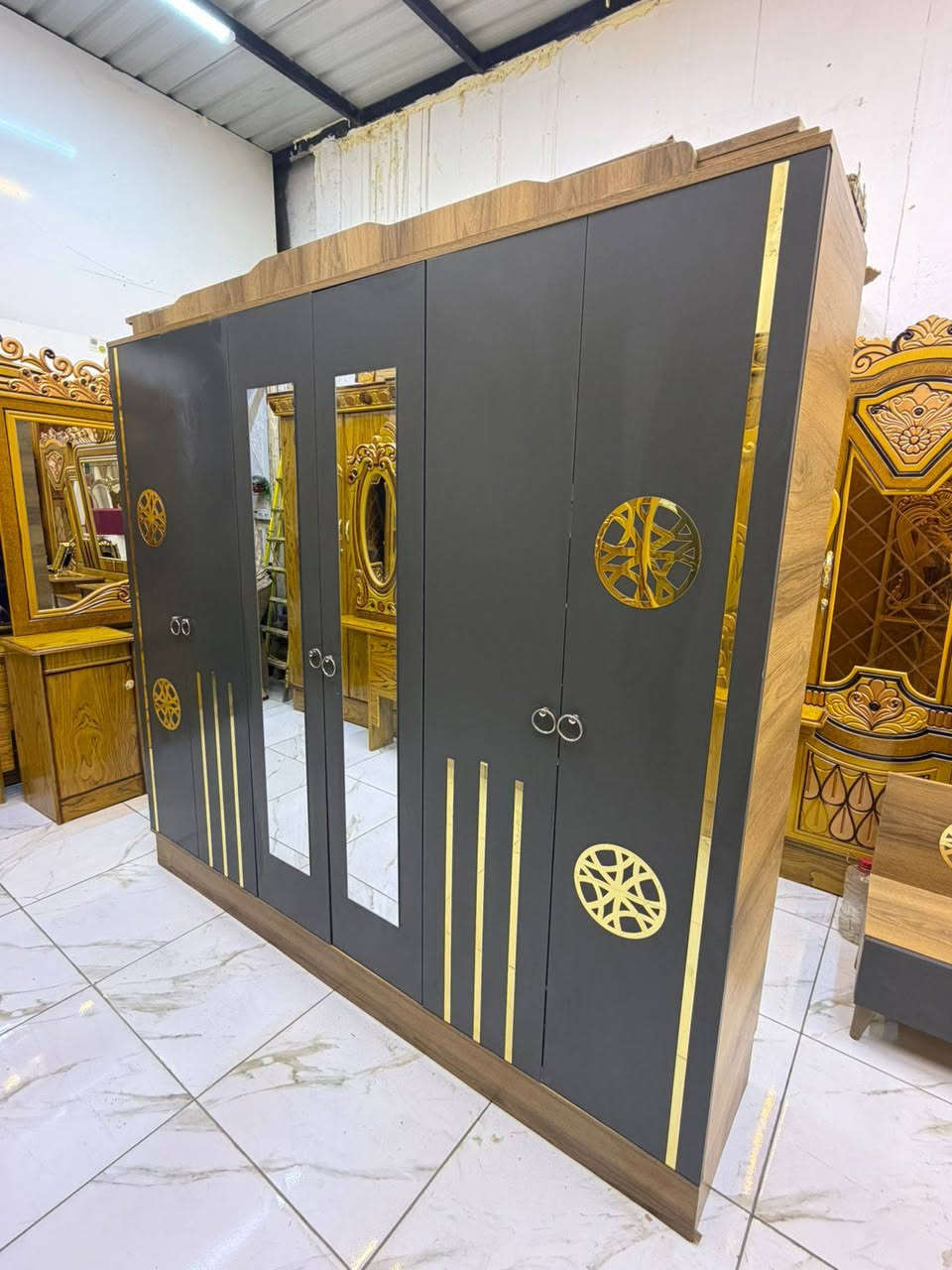 غرفه تركيه 5قطع  لون مميز سعرها 450ويا نقل وشد لكل مناطق بغداد اخد سكرين وتفضل واتساب فقط ***********
