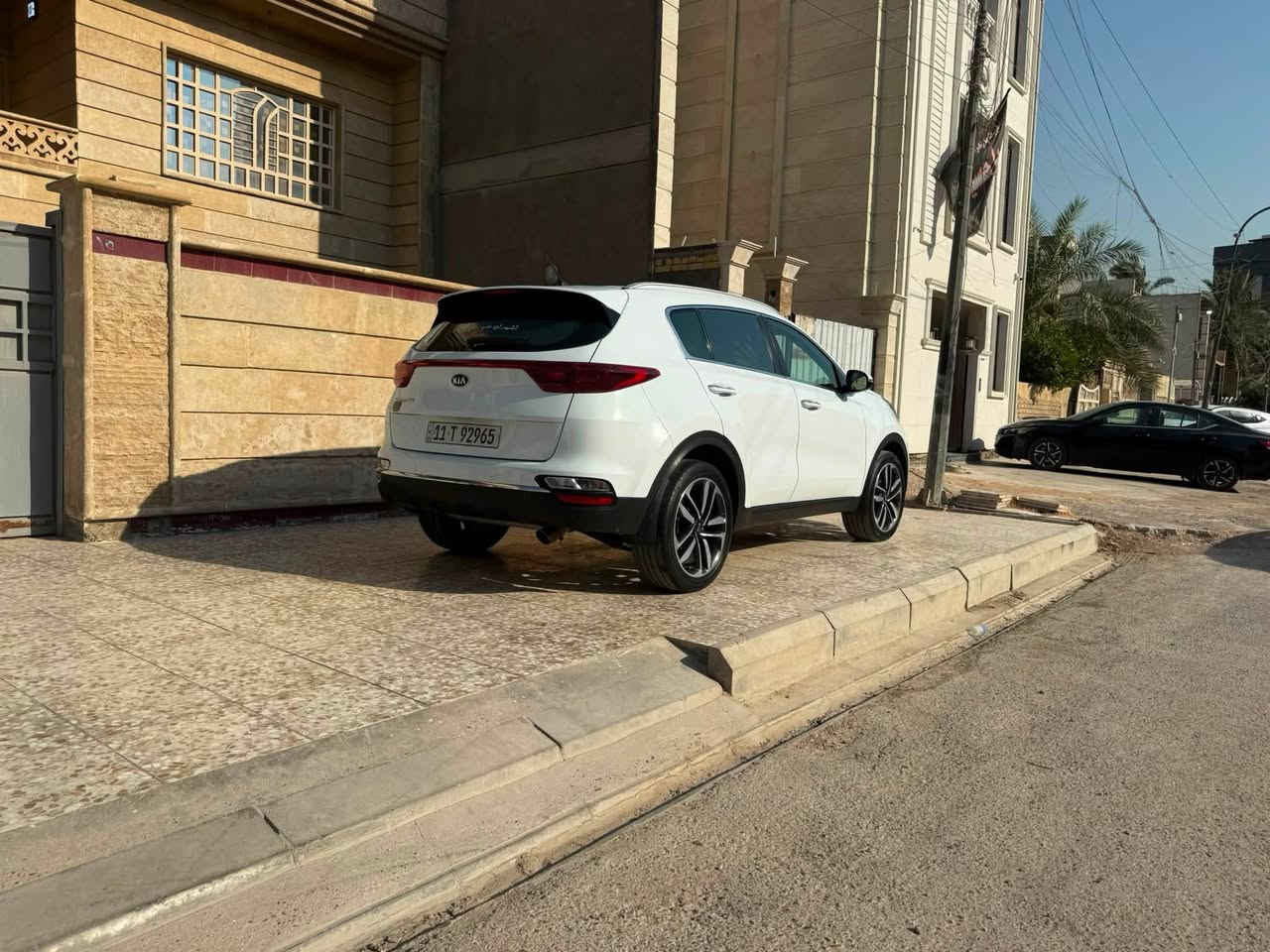 السلام عليكم شباب من رخصت اخونا الادمن المحترم عندي هاي لاسبورتج 2020 خليجي دولية كفاله من الصبغ بيها بارد باب خلفي فقط السيارةً كلش جديدة ماشيه 57 الف بسمي رقمً بغداد عارضها 184 او بيها مجال مكاني بغداد حي القاهرة ***********
