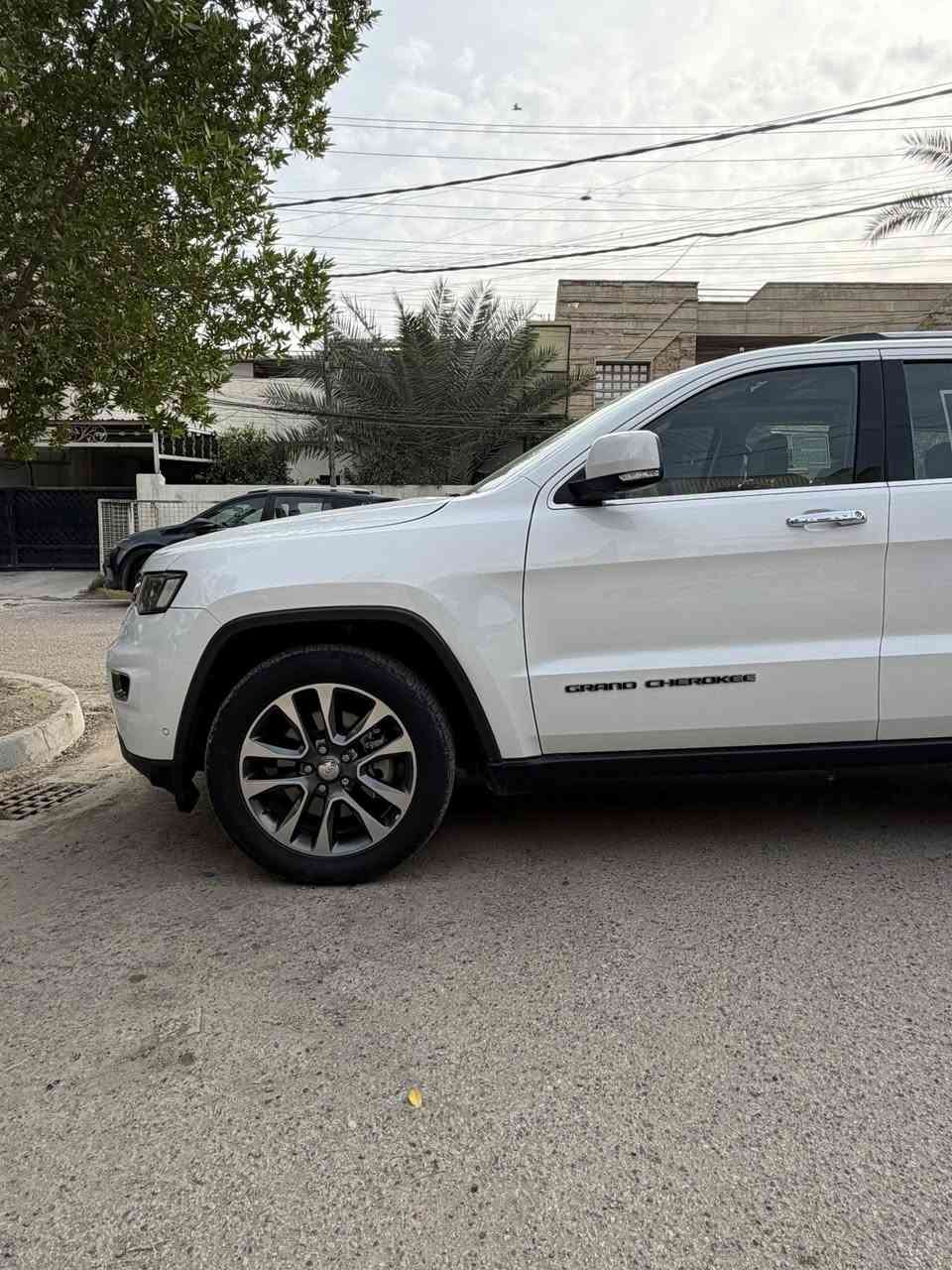 يسم الله توكلنا على الله
جيب  لمتتد بلاس خليجي 2018 كفاله عامه بغداد
ماشيه ٦٠ كيلو فقط
سياره جديده جداً وعليه ادامه كامله  تخم تاير  جديد من زيوت وفلاتر وماء راديتر الى.. ربع متصرف عليه
مواصفات( بصمه ،بنراما،٣ شاشات، داخل جلد بيج،كشنات كهرباء، سستم صوت+دمام بلصندوك مري شفط وباقي مواصفات الجيب المعروفه
سياره مكانه بغداد الكرخ
السعر 280
مهند عبدالله
***********
