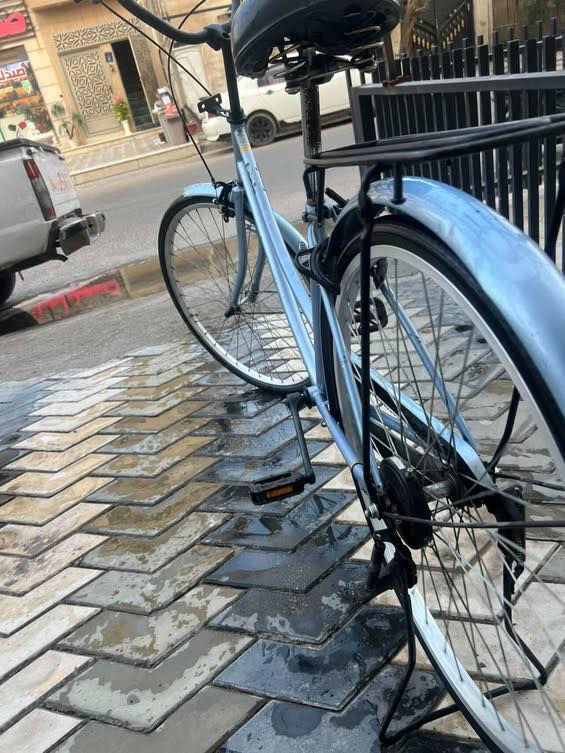 سلام عليكم بايسكل لون سمائي حجم26مكان بغداد حي العامل التواصل***********بي بس وتساب 🩵
