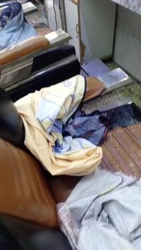 كراسي حلاقه للبيع مستعجل للستفسار 07712963555