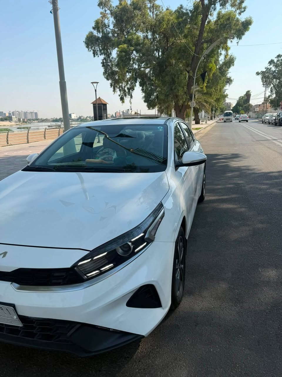 السلام عليكم
سيراتو ٢٤ محرك ٢٠٠٠
رقم بغداد باسمي السيارة  
مري شفط 
قطعتين تبريد 
ويل كب 
ماشيه ١١٨ km
بيها تكحيل وطخات بسيطه 
هذا رقمي للاستفسار 
*********** موجود واتساب
