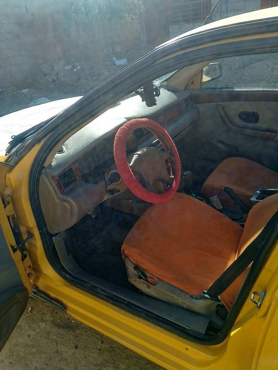 السلام عليكم بيع مستعجل  سمند موديل 2012 رقم بغداد تحويل ثاني يوم مكينه وكير كورله بيكاتشو 1600 c بيهه بابين مبدلات عكس السايق خياسات مابيهه سنوية 2030 تخم تاير جديد تبريد بس غاز حداديه صار فتره مسويه جديد 
السعر 26 وبيهه مجال بسيط 
***********
مكاني بابل جبله
