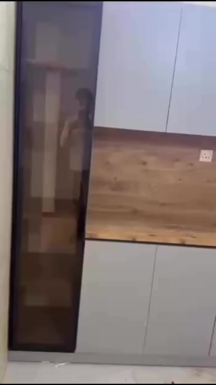 من داخل بيت الزبون (محافظة السليمانيه ) 
كاونتر 3 امتار مع الفاترينا جام + اناره 
السنك متر ونص مرمر 
السعر 650 الف بدون نسبه 
الالوان حسب طلب الزبون


**إذا كنت صاحب هذا الإعلان وتريد حذفه لأي سبب، رجاءا أرسل رسالة إلى الدعم الفني**