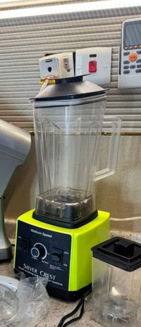 خلاط كهربائي • طاحونه • مستعمل قليل