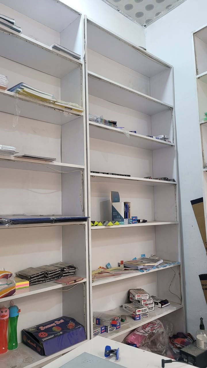 فاترينات mdf عدد6قطع  ارتفاع ٢.٥ متر وعرض ١ متر عدد ٤
٢قطعة ظهر مفتوح وحدة عرض ١٢٠ وارتفاع ٢ متر والثانية عرض ٦٠ وارتفاع ٢ متر الفاترينات مع انارة شريطية اصلية..


**إذا كنت صاحب هذا الإعلان وتريد حذفه لأي سبب، رجاءا أرسل رسالة إلى الدعم الفني**