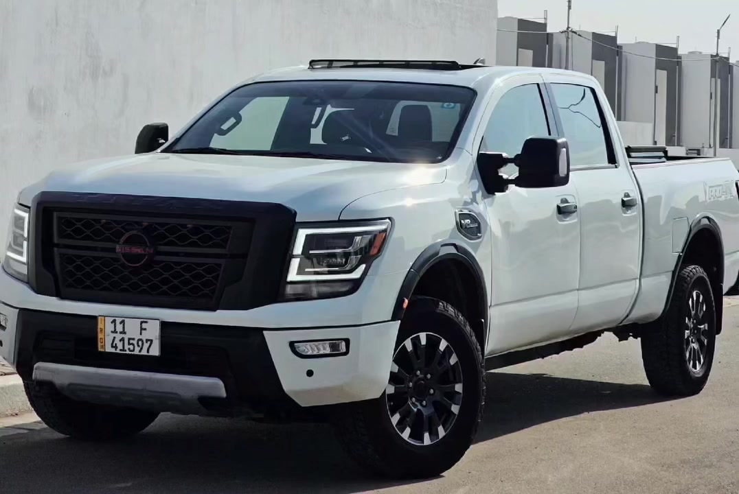 👇👇👇
(مراوس بتويوتا ساينا)
          👆👆👆

نيسان تايتان XD PRO4X2023 – وارد أمريكا
سيارة مستخدمة نظيفة جدًا، وارد أمريكا، فئة PRO4X الأعلى تجهيزًا.
محرك V8 سعة 5.6 لتر، قوة 400 حصان، نظام دفع رباعي، ناقل حركة أوتوماتيكي 9 سرعات.
مقاعد جلد، تبريد وتدفئة، شاشة كبيرة، نظام صوتي فاخر، كاميرات 360، رادارات أمان، تشغيل عن بُعد.
جاهزة للنقل أو الاستخدام، بدون حوادث مؤثرة.

(رقم بغداد).

⭐ أبرز الميزات:
✅ محرّك قوي وأداء عالي
يمنحك قوة جبّارة وقدرة سحب ممتازة تناسب جميع الاستخدامات.

✅ فخامة داخلية كاملة
مقاعد جلدية مريحة مع تدفئة وتبريد، وتصميم داخلي راقٍ.

✅ أنظمة أمان متقدمة
كاميرات 360، حساسات، تنبيه النقطة العمياء، فرملة طوارئ تلقائية.

✅ راحة وتقنيات حديثة
شاشة لمس، تشغيل عن بُعد، نظام صوت فاخر، تحكم ذكي في السرعة.

✅ جاهزية تامة
السيارة مفحوصة وجاهزة للاستخدام فورًا، بدون أعطال أو مشاكل. السنويه بسمي بيع او مراوس.
***********
