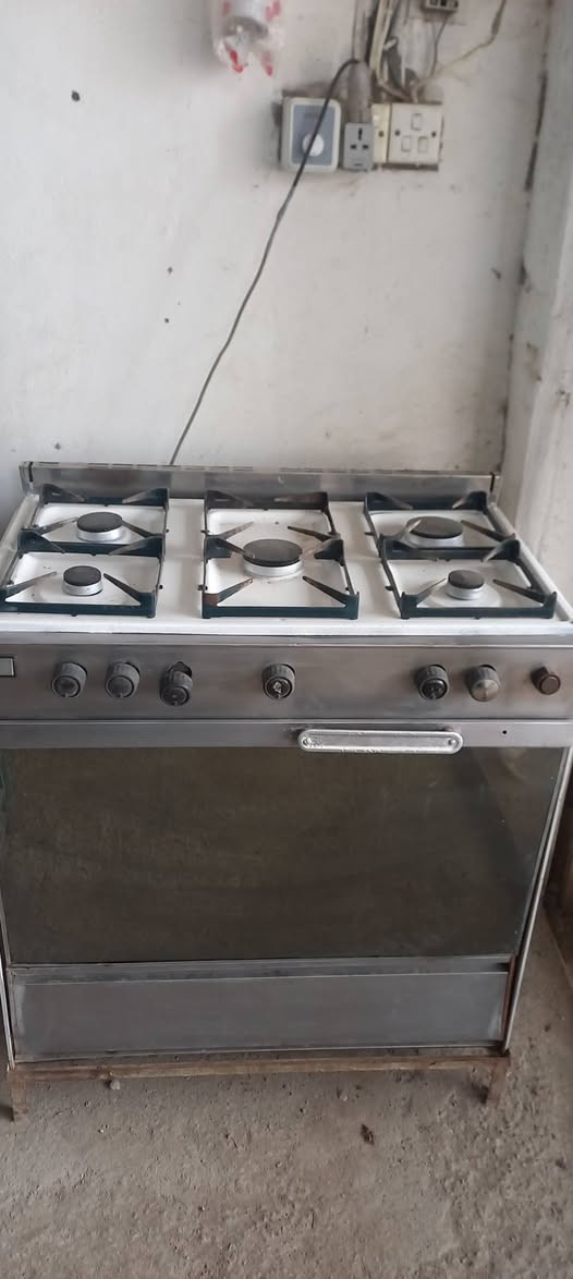 السلام عليكم .
يتوفر طباخات متنوعة . كريازي . عشتار . تركي . بدون فرن  
واسعار متنوعة حسب نوع الطباخ .. الكل شرط الشغل والنظافه
واليريد صيانه طباخات هم موجود .
مجمع الاخوين / حلة . دبلة . مقابل مدرسة الوركاء 
*********** / ***********
