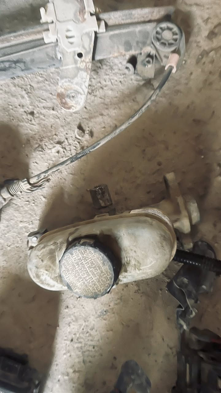 قطع غيار فورد فكتوريا الاسعار عل الخاص ماسنجر متواجد ارقام اتصال وات ساب ***********. ***********
