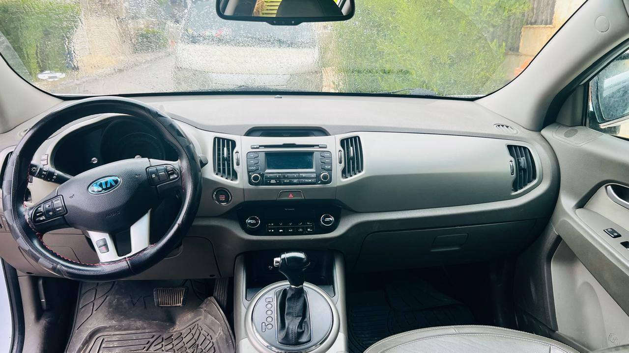 سبورتج ٢٠١٤ خليجي لون ابيض
رقم اربيل 

ماشيه ٩٣,٠٠٠ 

مكفولة كفالة عامه 

المواصفات نص فول عدا البنوراما 

الهزة جديدة فقط تحويل 

السيارة بأسمي 

السعر 16,000$

يعني 160 ورقة بيهة مجال

***********
مكان السيارة أربيل
